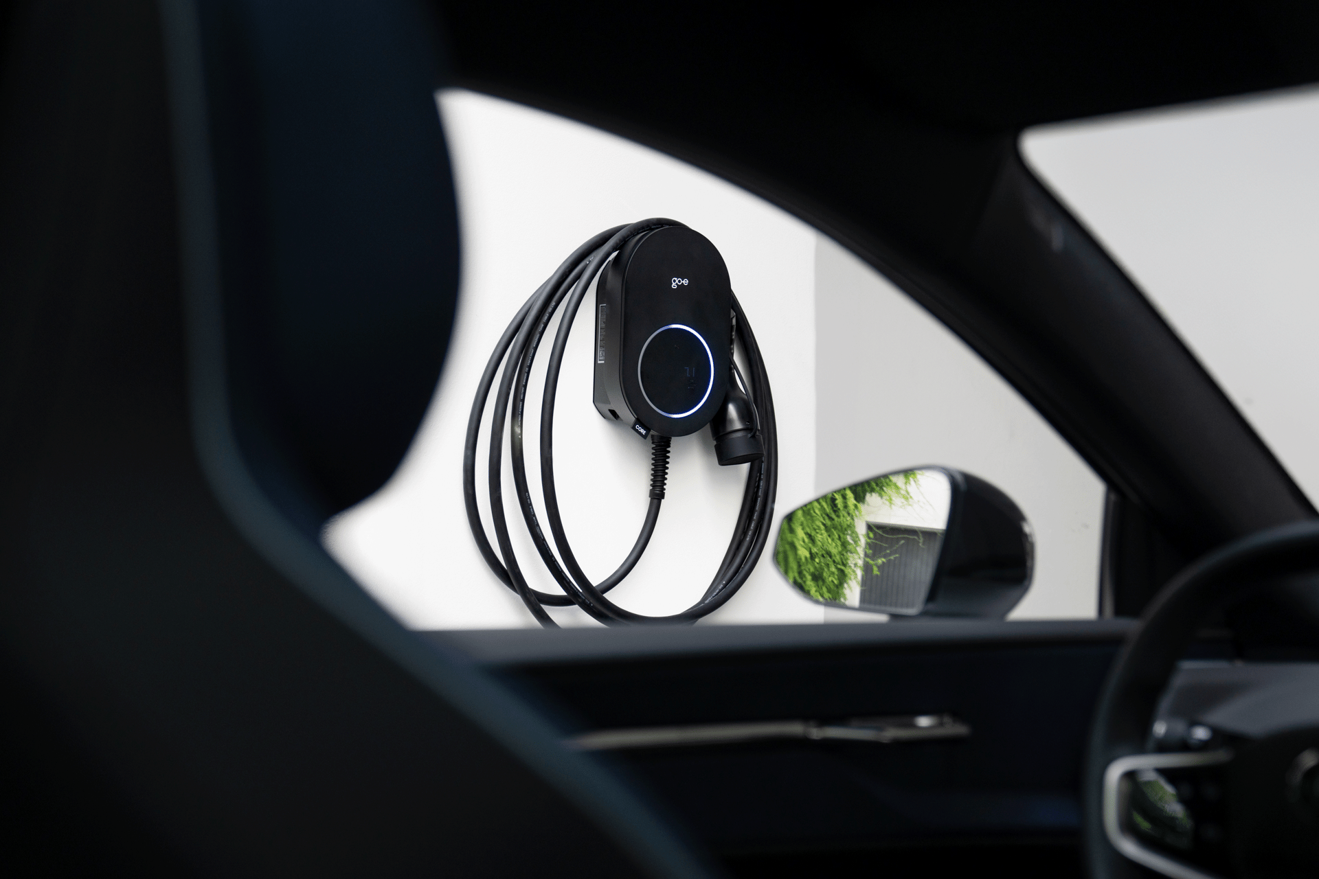 go-e Charger CORE Wallbox (bis 22 kW) mit Typ 2-Ladekabel