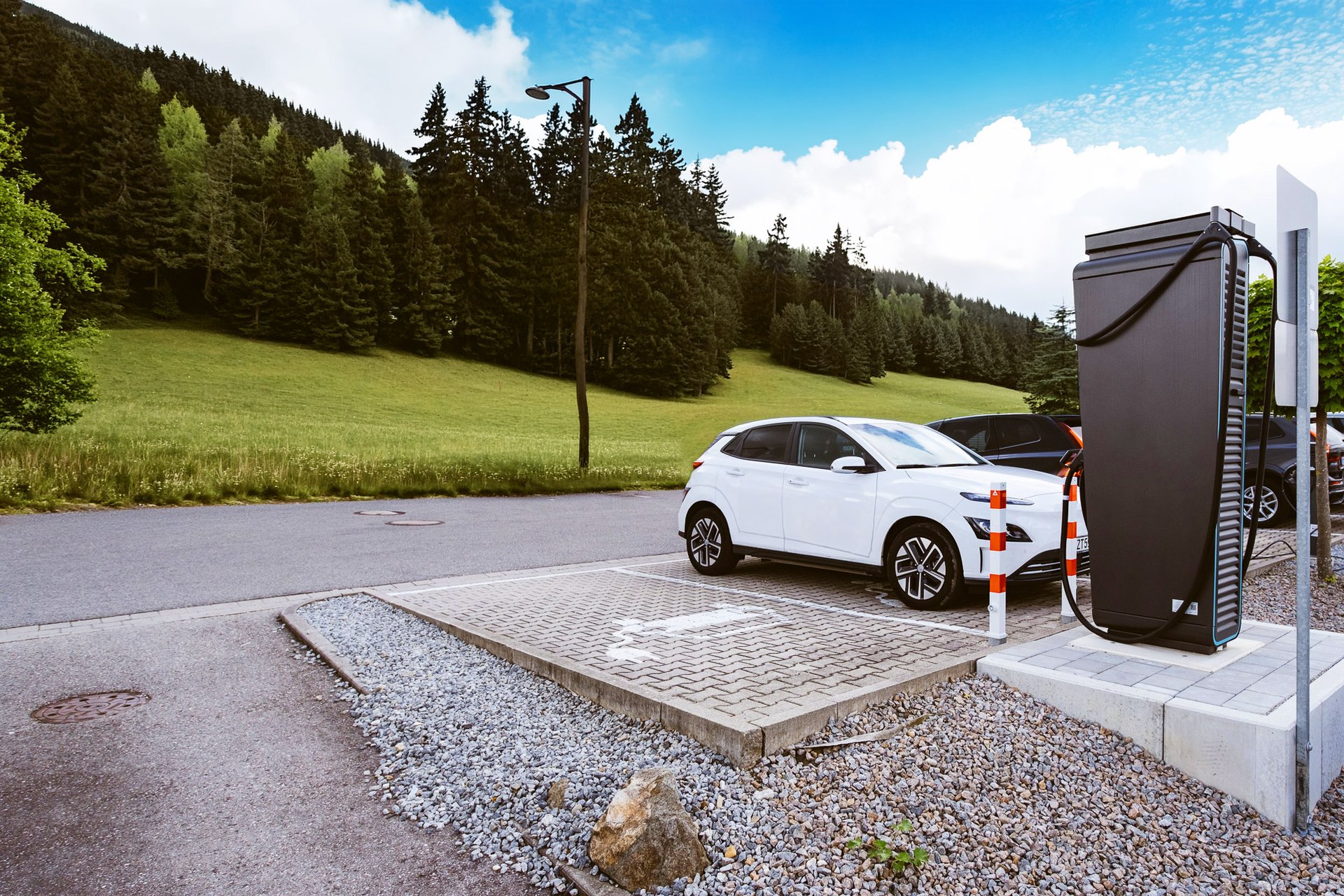 Neue Förderung für öffentliche Ladeinfrastruktur in Bayern: Bis zu 25.000 Euro pro Ladepunkt