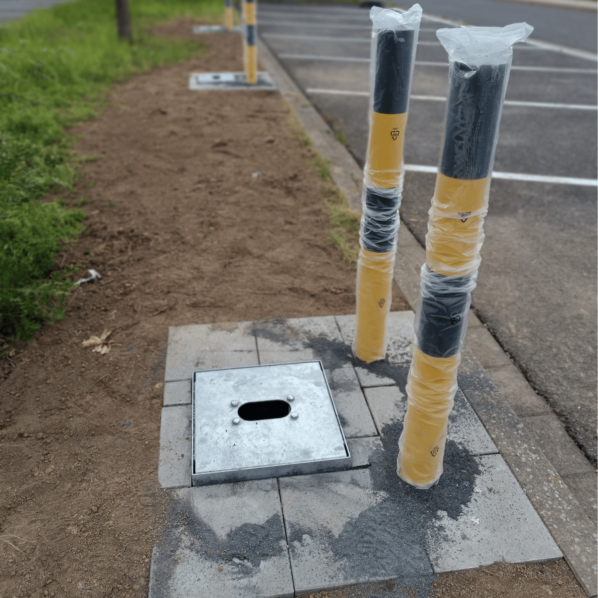 Kettner TERRASAFE-EL 250x250 Kunststofffundament für Ladesäulen (mit Abdeckung)
