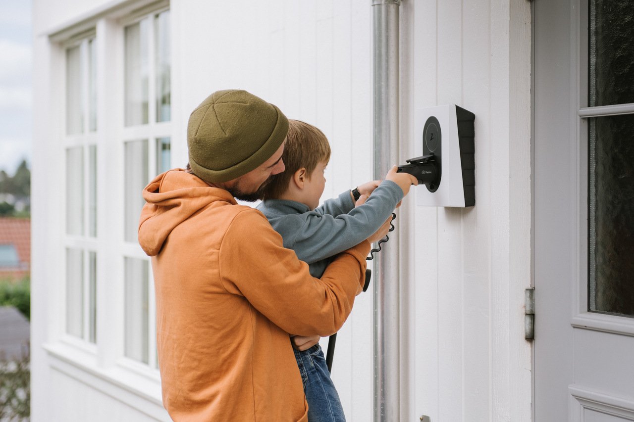 Zaptec Go Wallbox (bis 22 kW) mit Ladesteckdose