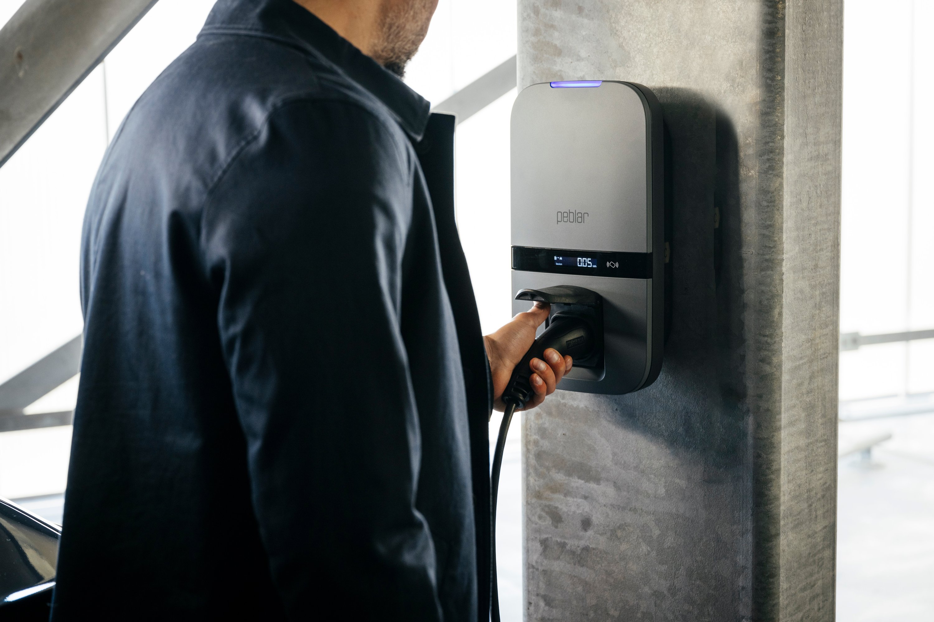 Peblar Business Wallbox mit Ladesteckdose (bis 22 kW, Eichrecht)